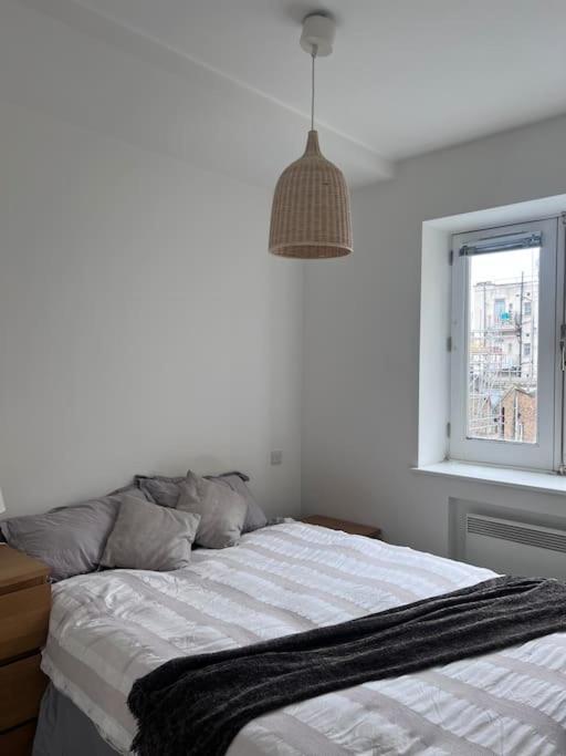 Central , Bright And Modern Flat Up To 4 People Londres Extérieur photo